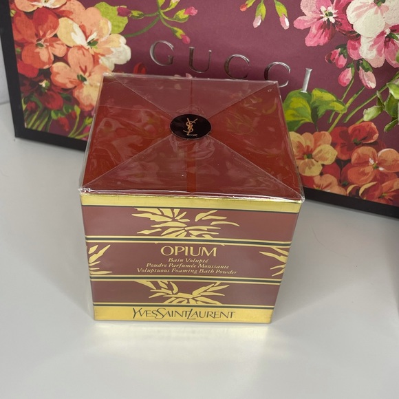 Opium | Yves Saint Laurent | Foaming Bath Powder - Picture 2 of 5